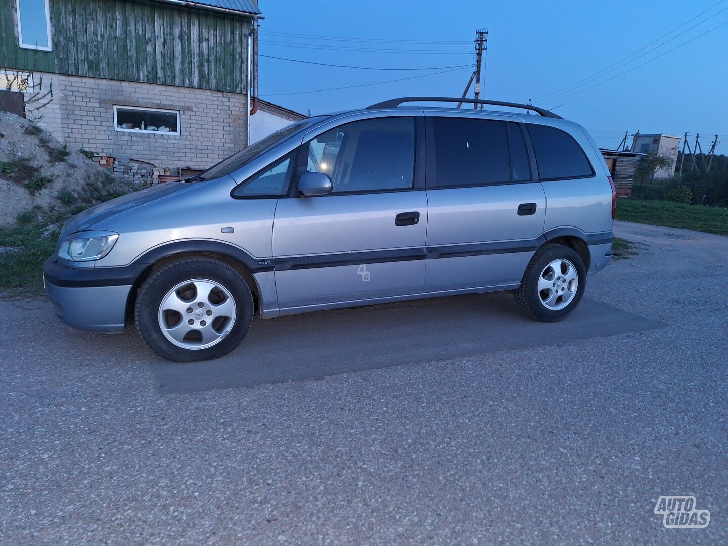 Opel Zafira 2000 г Хэтчбек