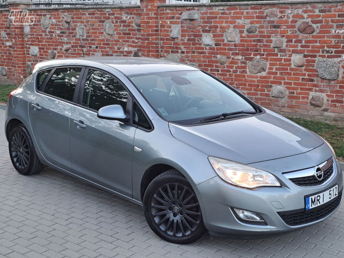 Opel Astra J 2010 y