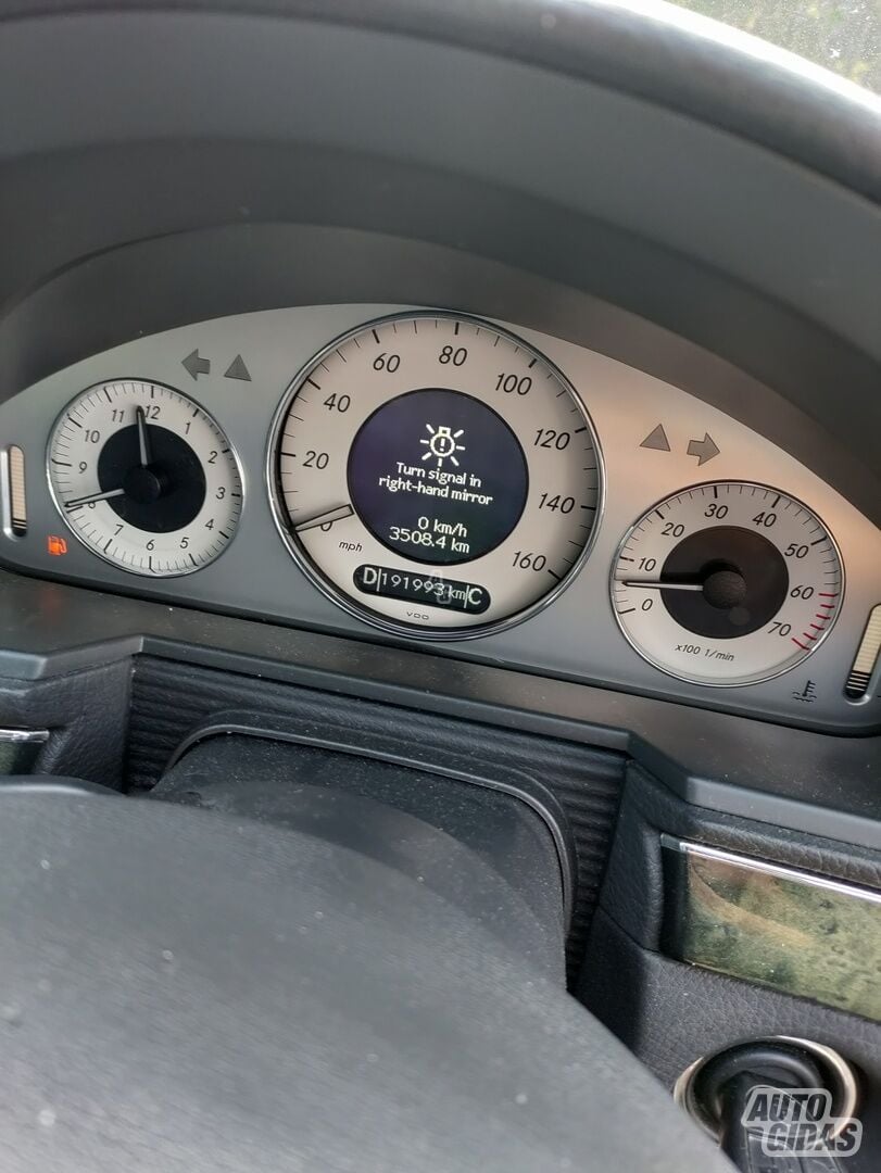 Mercedes-Benz E 320 2003 г Седан