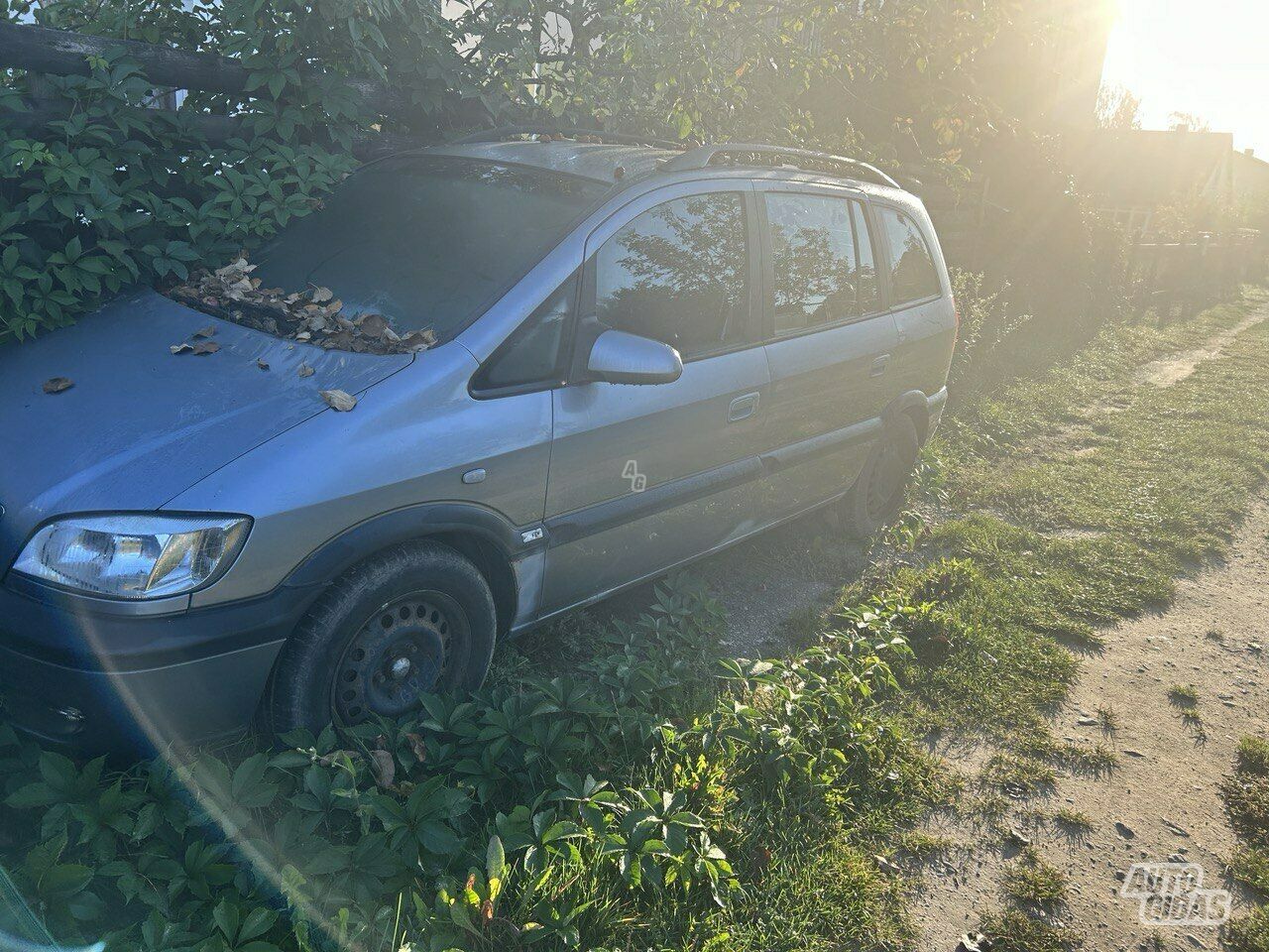 Opel Zafira 2004 m dalys