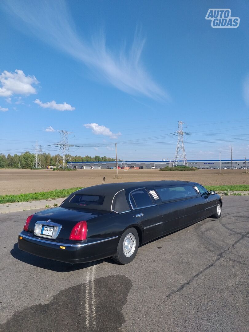 Lincoln Town Car 2001 y Limousine