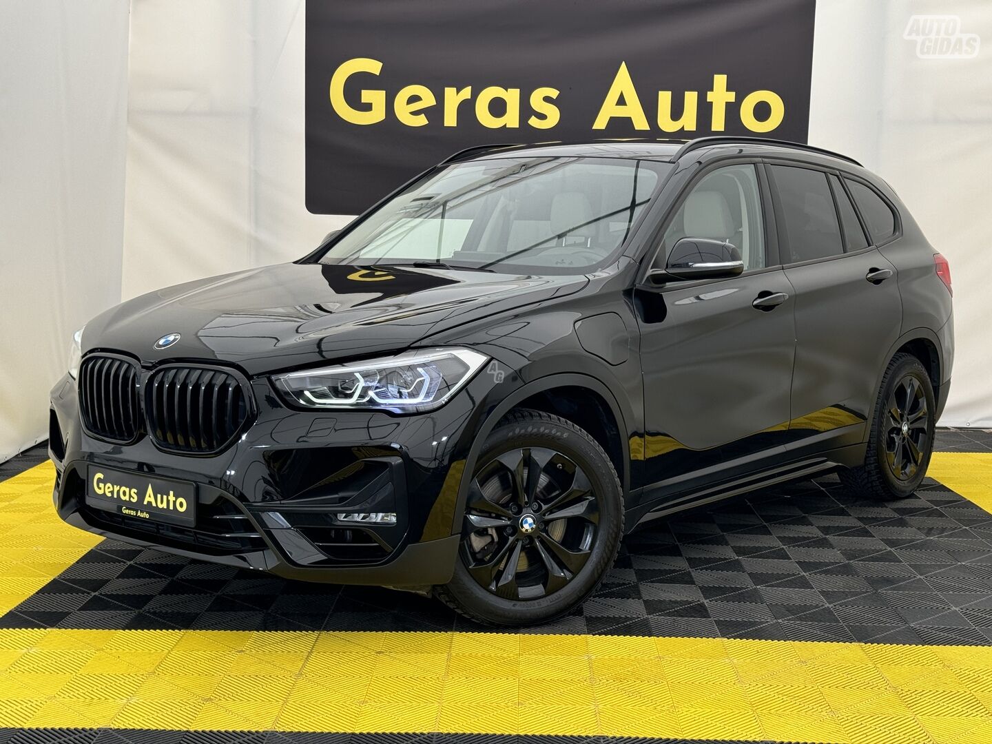 Bmw X1 2020 г Внедорожник / Кроссовер