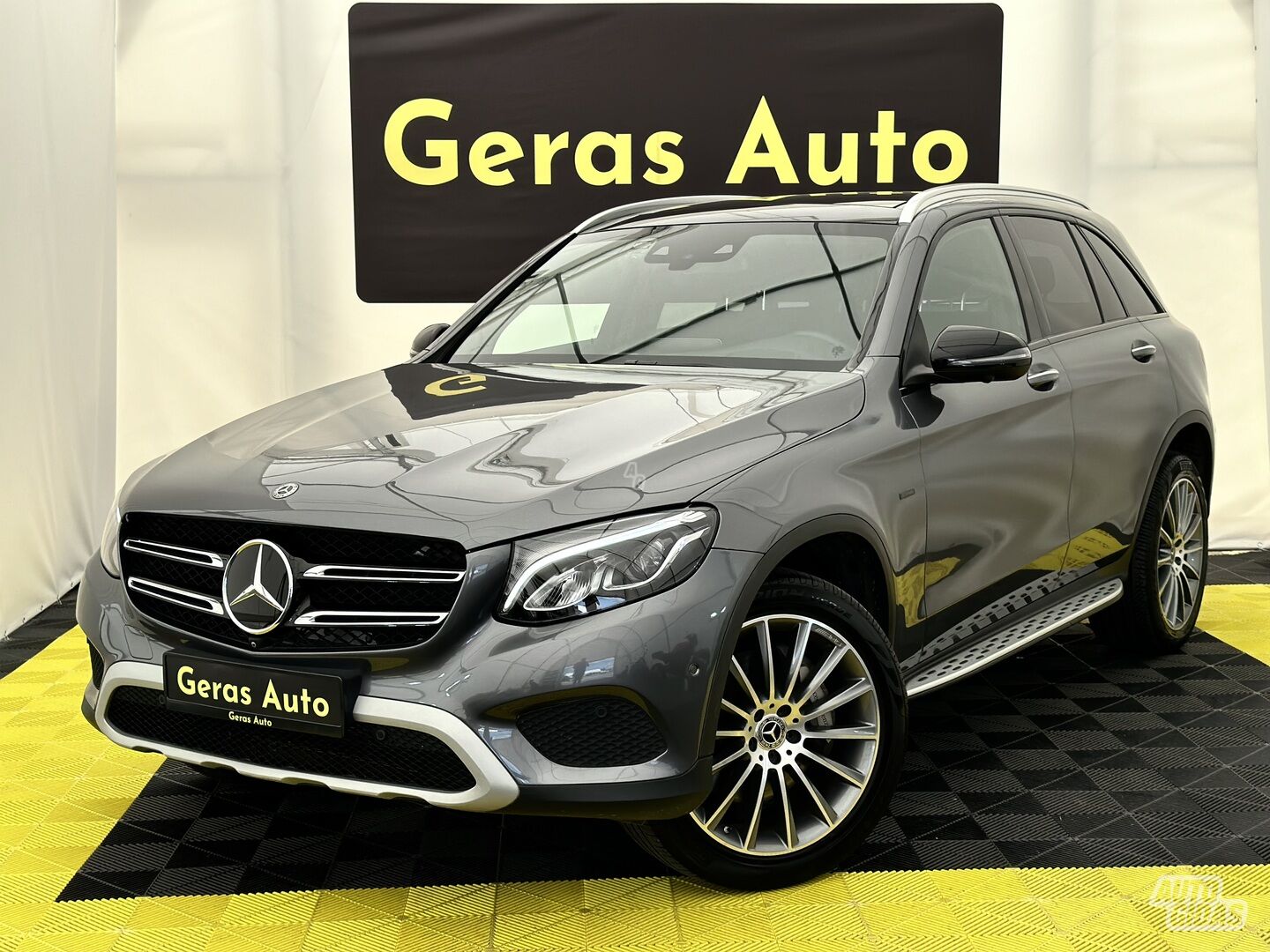 Mercedes-Benz GLC350 2019 y Off-road / Crossover