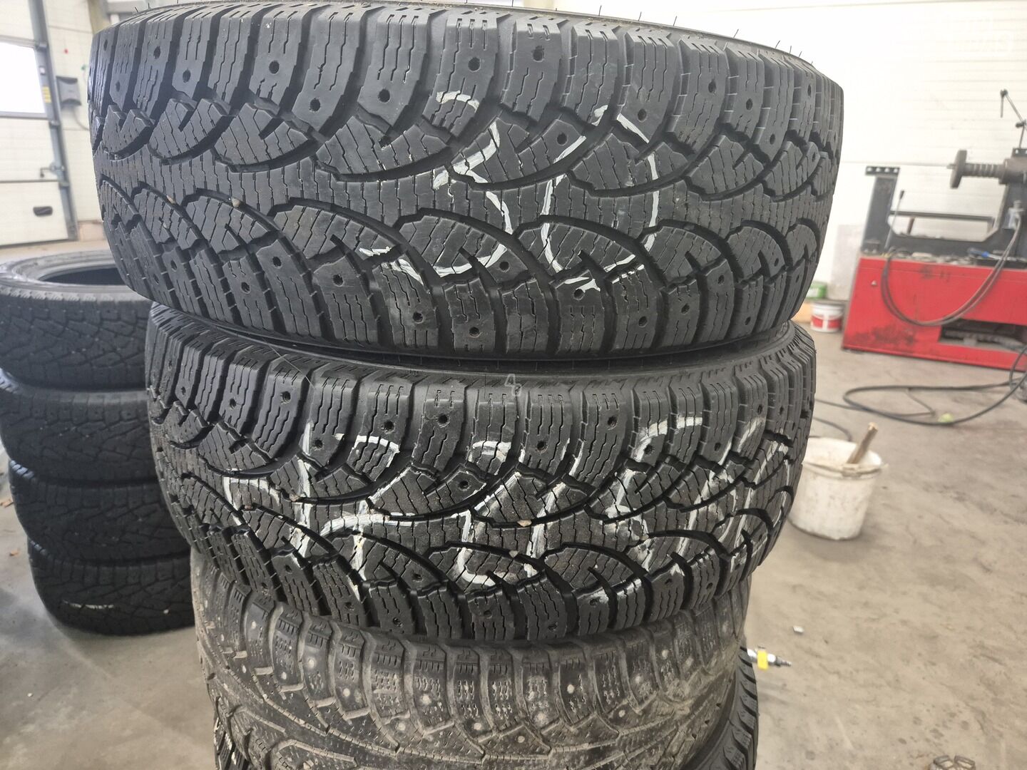 R17C universal tyres minivans