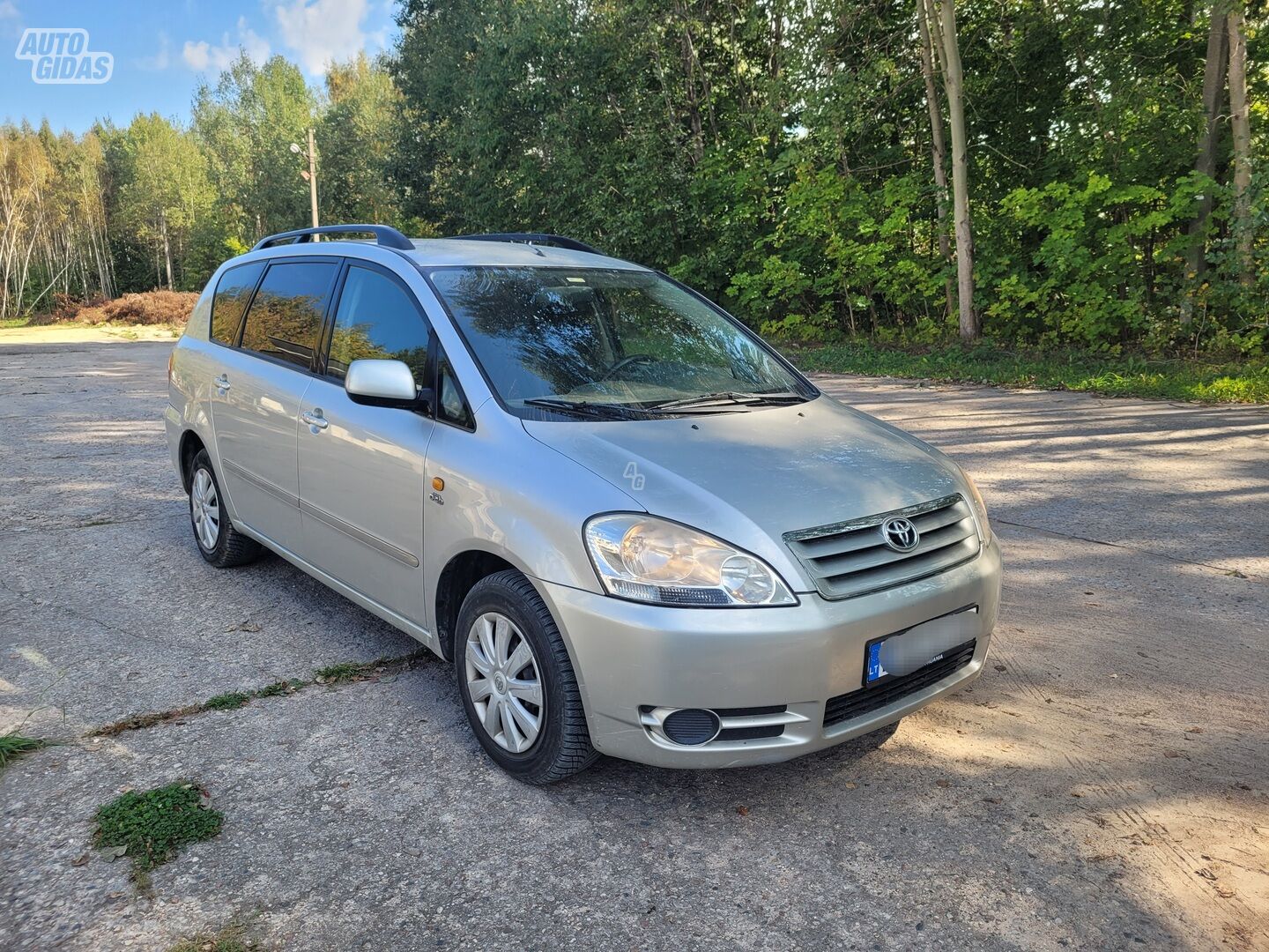 Toyota Avensis Verso D4D 2002 г