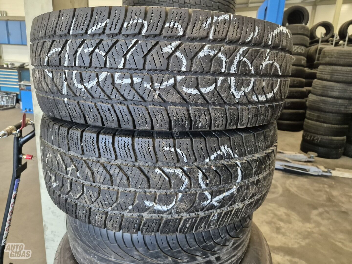 R16C universal tyres minivans