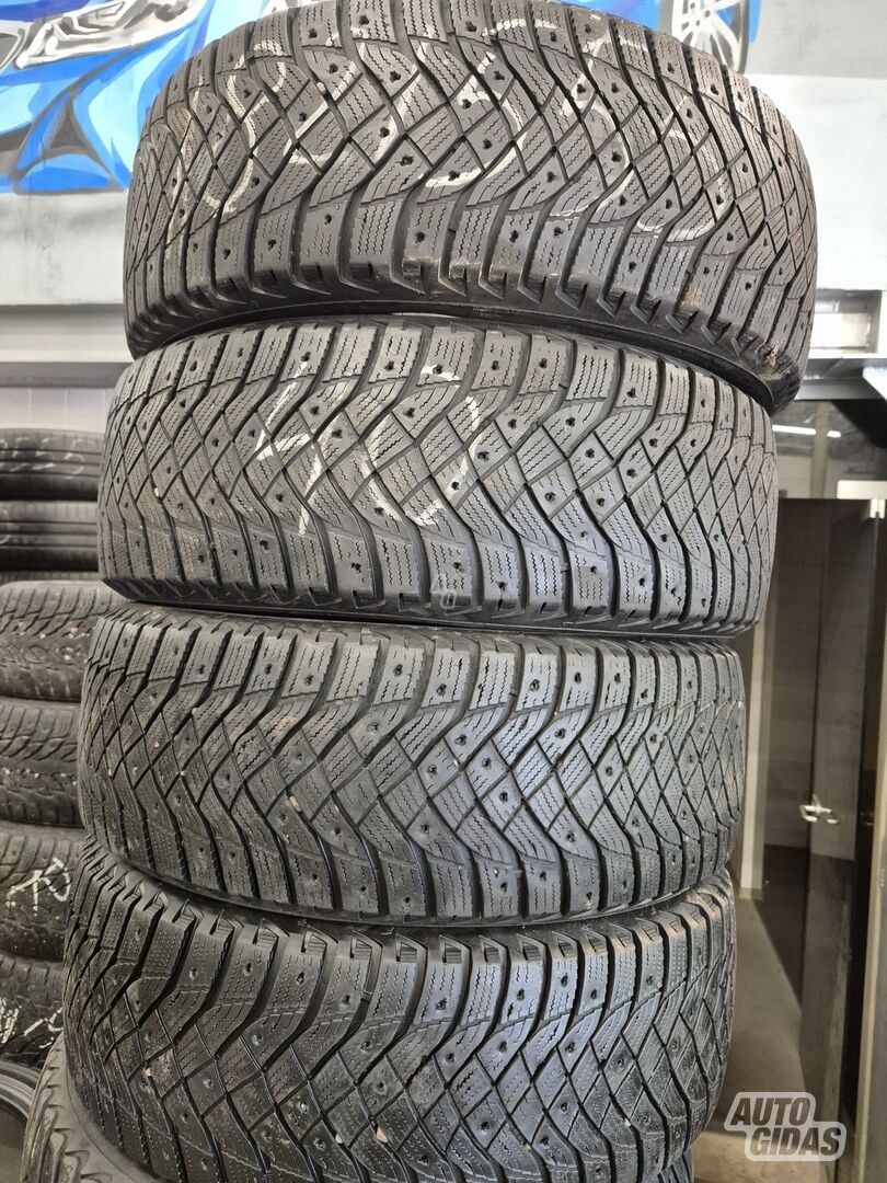 Goodyear R18 universal tyres passanger car