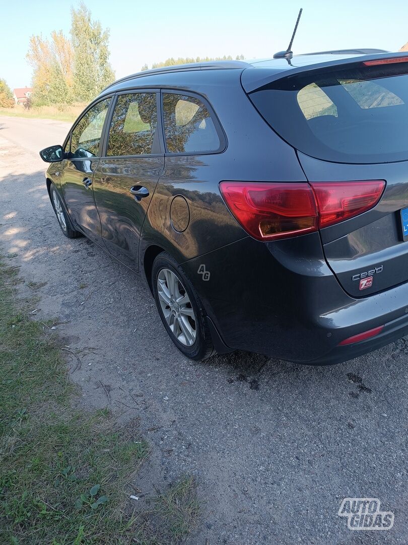 Kia Cee'd 2013 г Хэтчбек