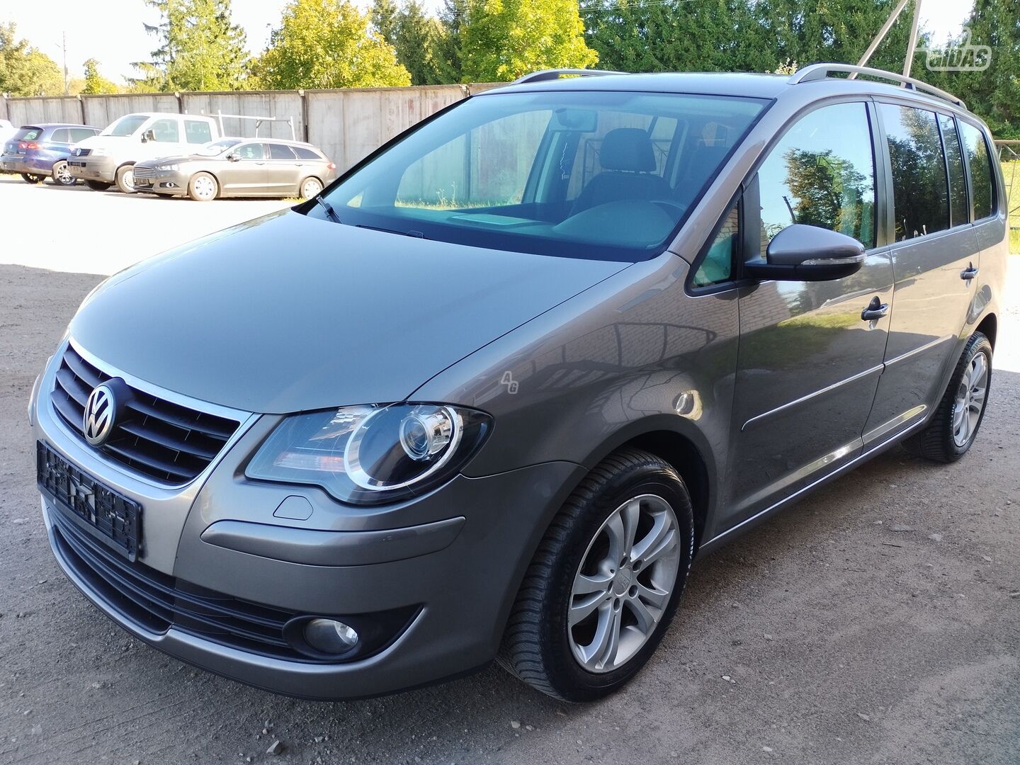 Volkswagen Touran 2010 y Van