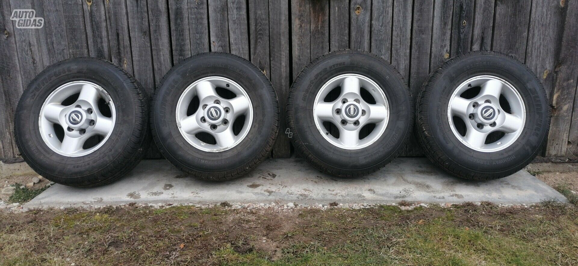 Nissan Navara light alloy R16 rims