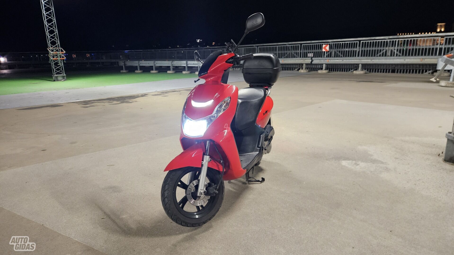 Peugeot Kisbee 2018 y Scooter / moped