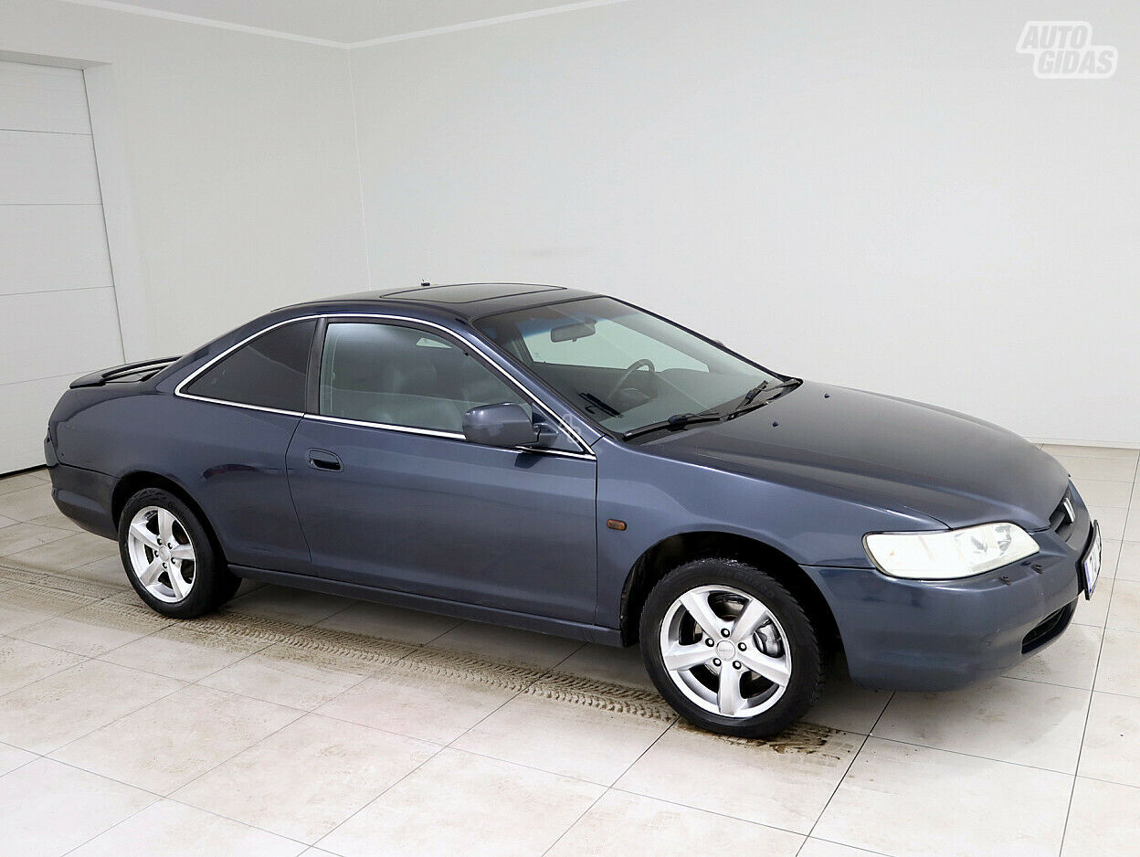 Honda Accord 2000 г Купе