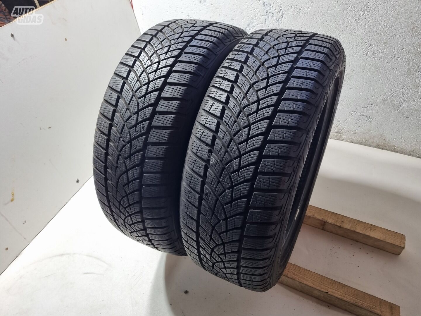 Goodyear 8mm R17 зимние шины для автомобилей