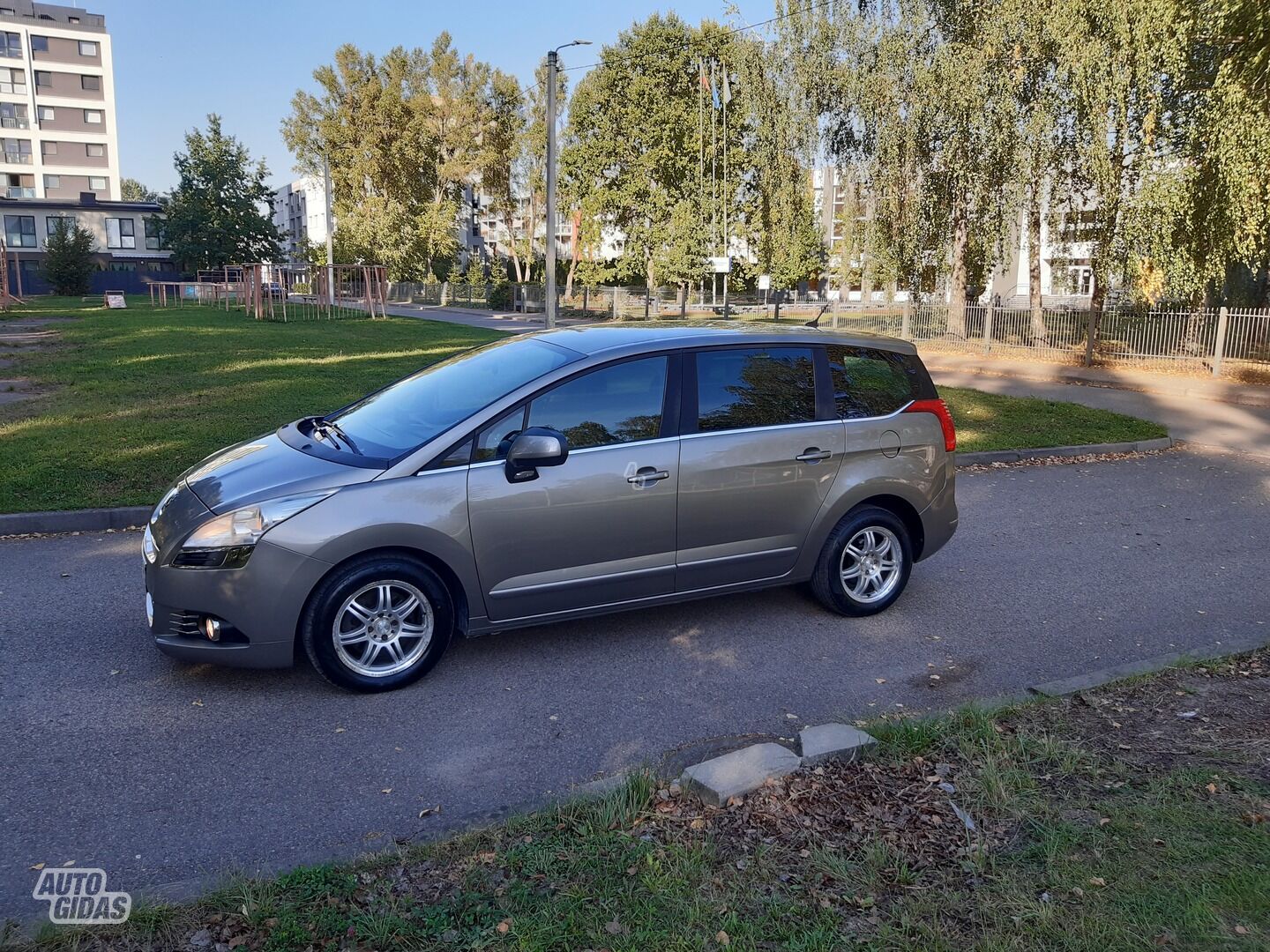 Peugeot 5008 I HDI 2013 г