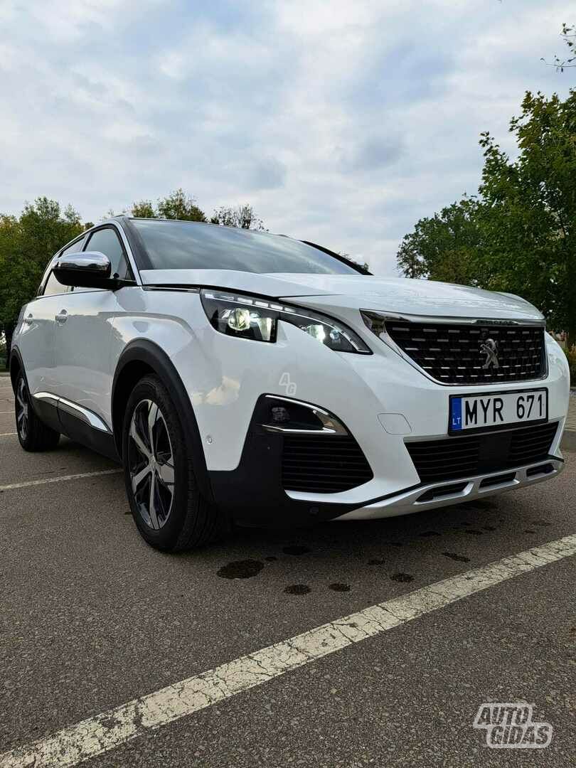 Peugeot 5008 2017 y Off-road / Crossover