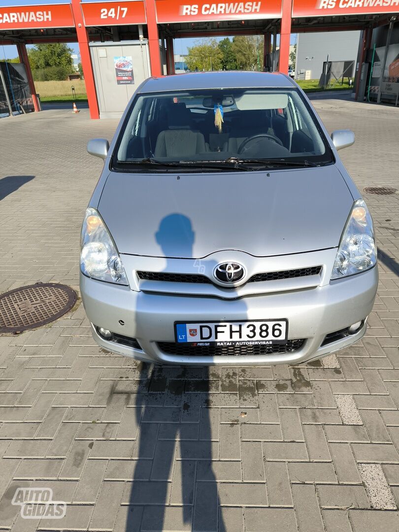 Toyota Corolla Verso II 2005 г