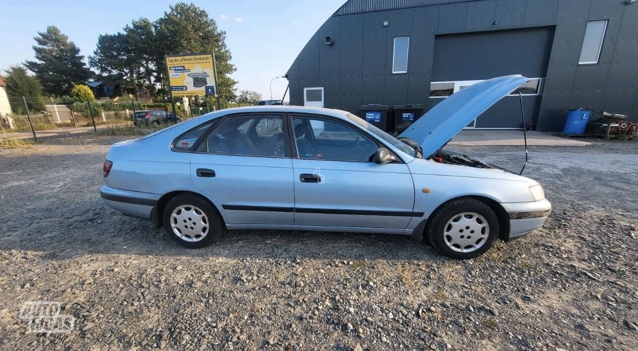 Toyota Carina 1997 г Хэтчбек