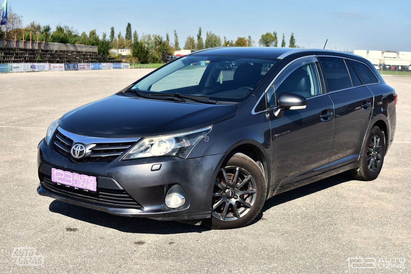 Toyota Avensis 2013 г Универсал