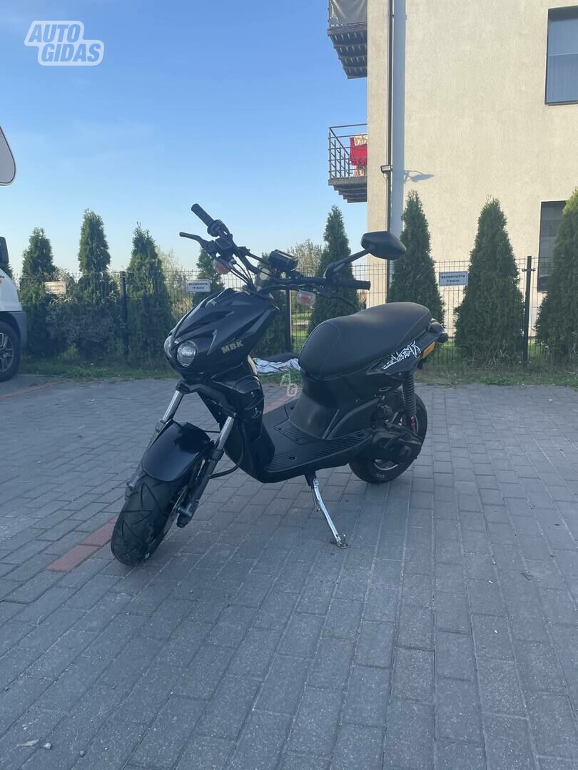 Yamaha MBK 2016 y Scooter / moped