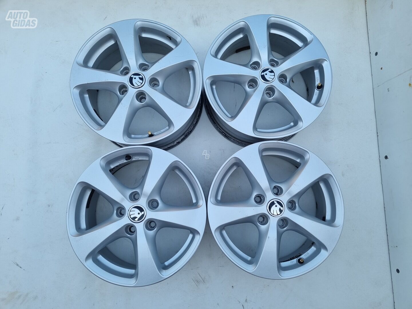 Skoda R16 Octavia light alloy R16 rims