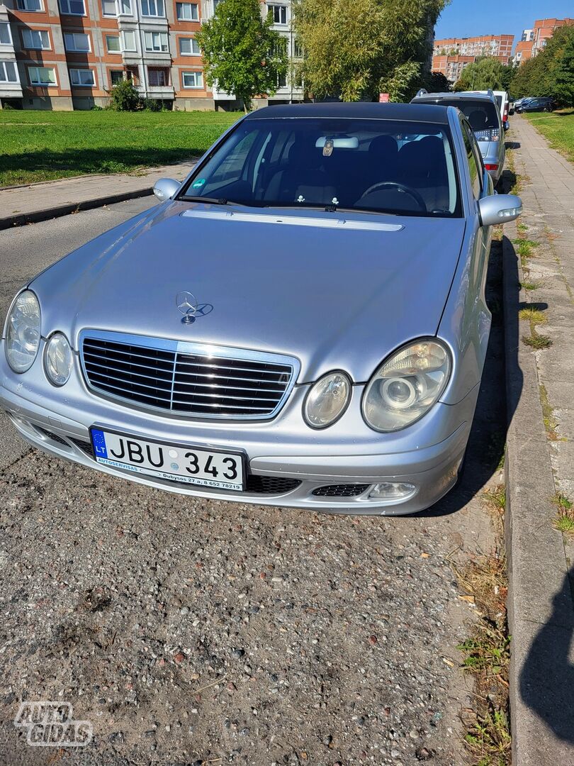 Mercedes-Benz E 220 2002 y Sedan