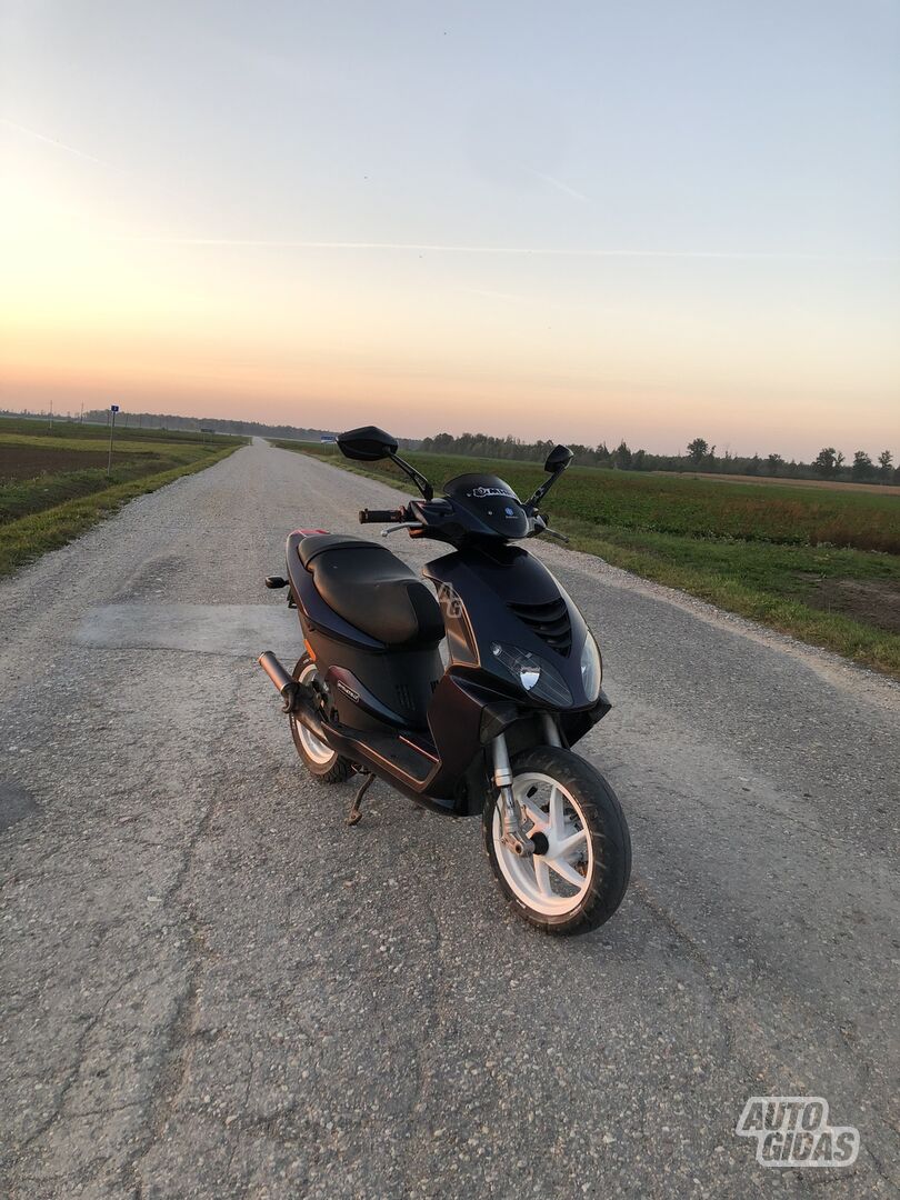 Piaggio NRG 2006 m Motoroleris / Mopedas