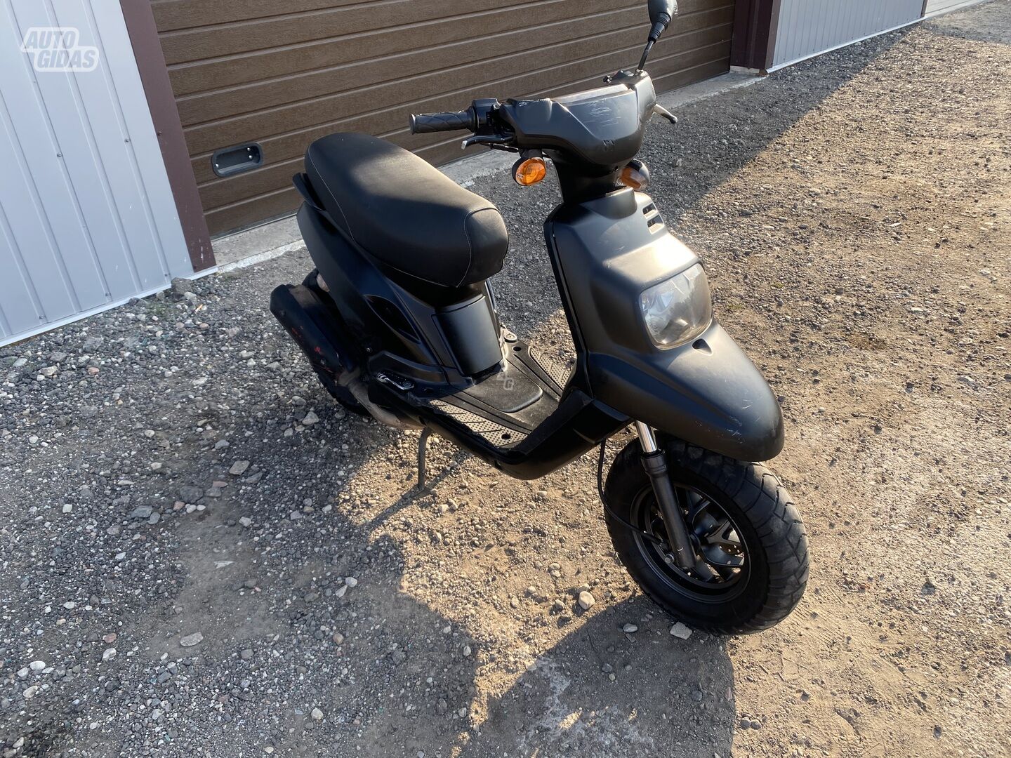 Yamaha Booster 2011 y Scooter / moped