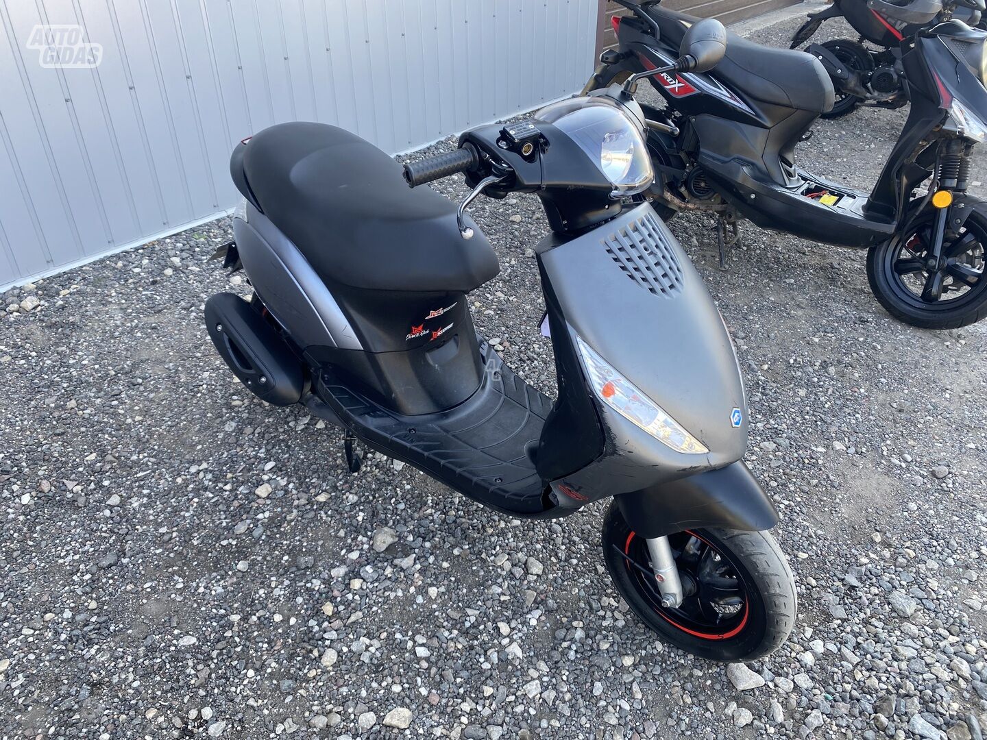 Piaggio ZIP 2021 m Motoroleris / Mopedas