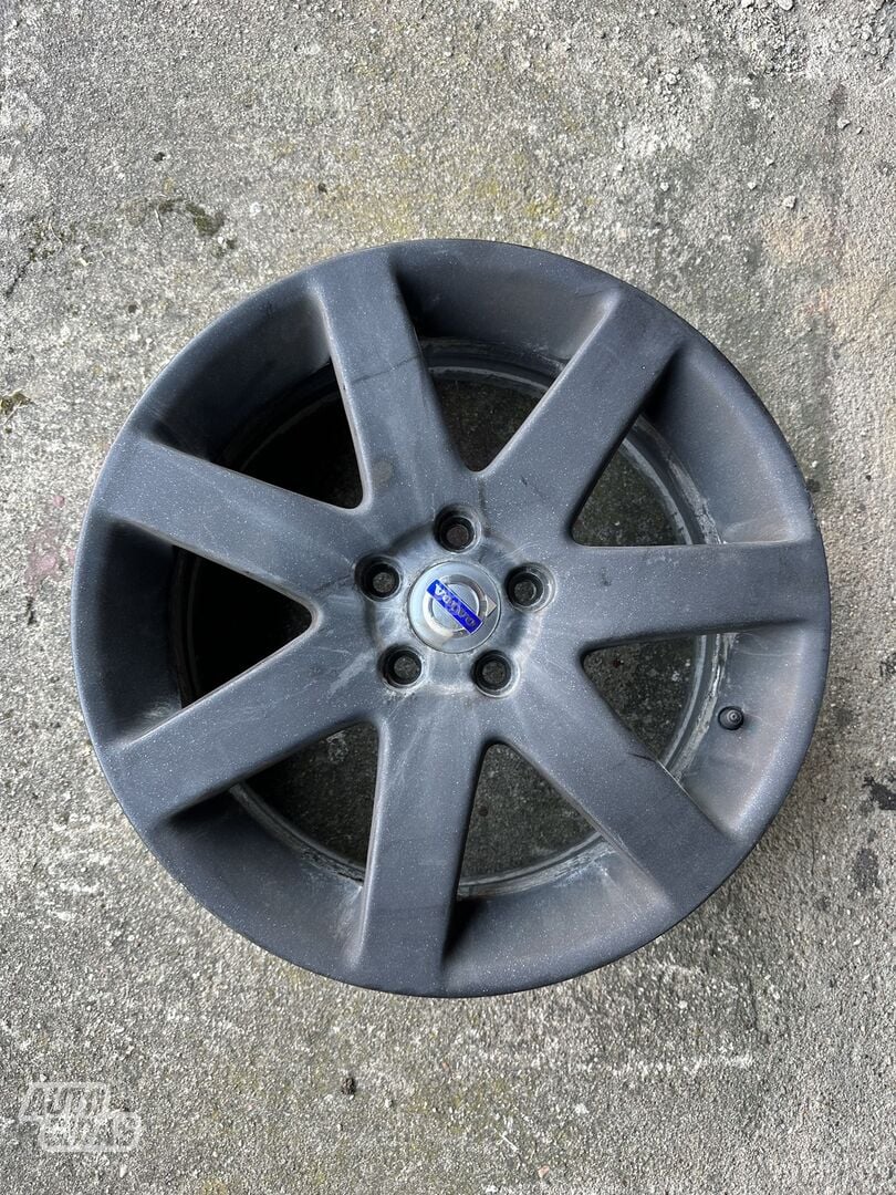 Volvo light alloy R18 rims