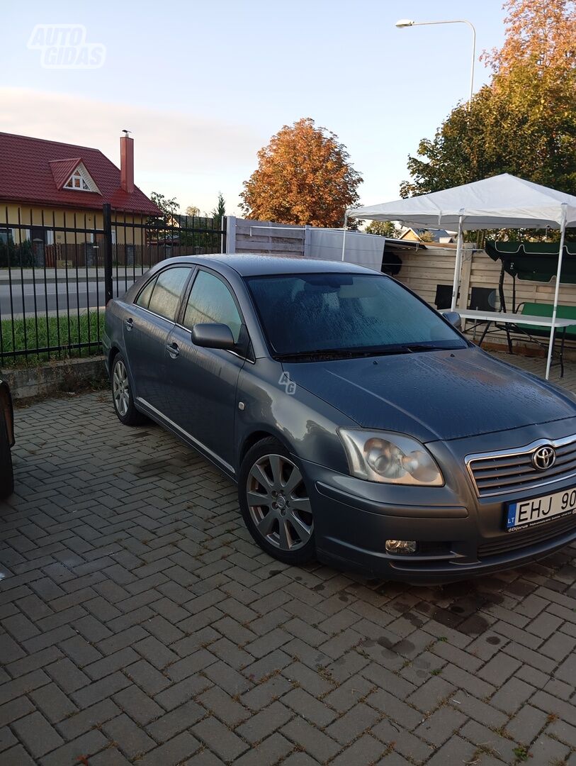 Toyota Avensis 2005 y Hatchback