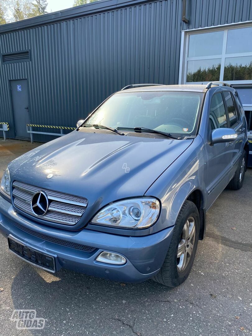 Mercedes-Benz ML 270 W163 2005 y