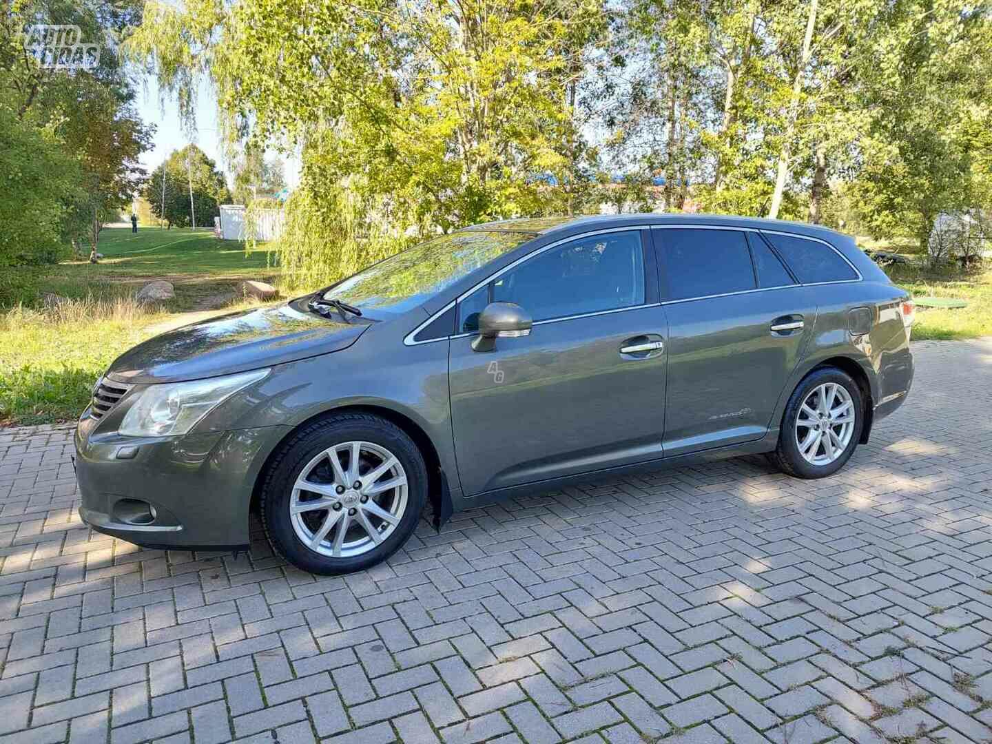 Toyota Avensis IŠSIMOKĖTINAI 2010 y