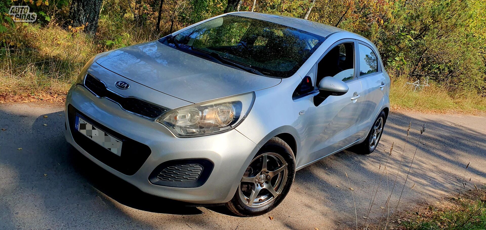 Kia Rio 2012 y Hatchback