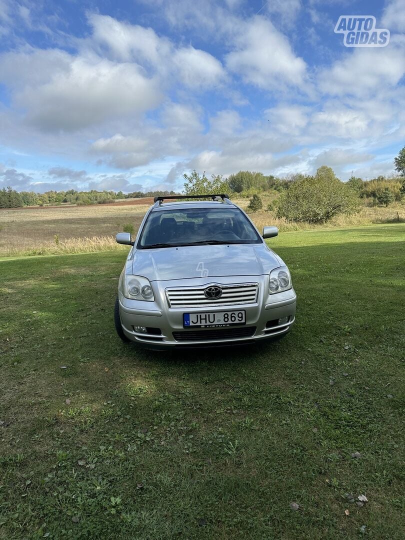 Toyota Avensis II 2004 г