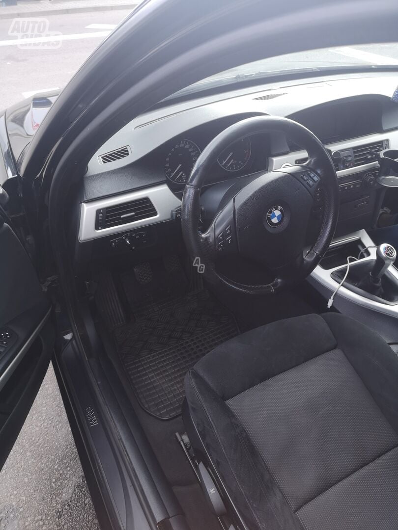 Bmw 320 E90 2005 г