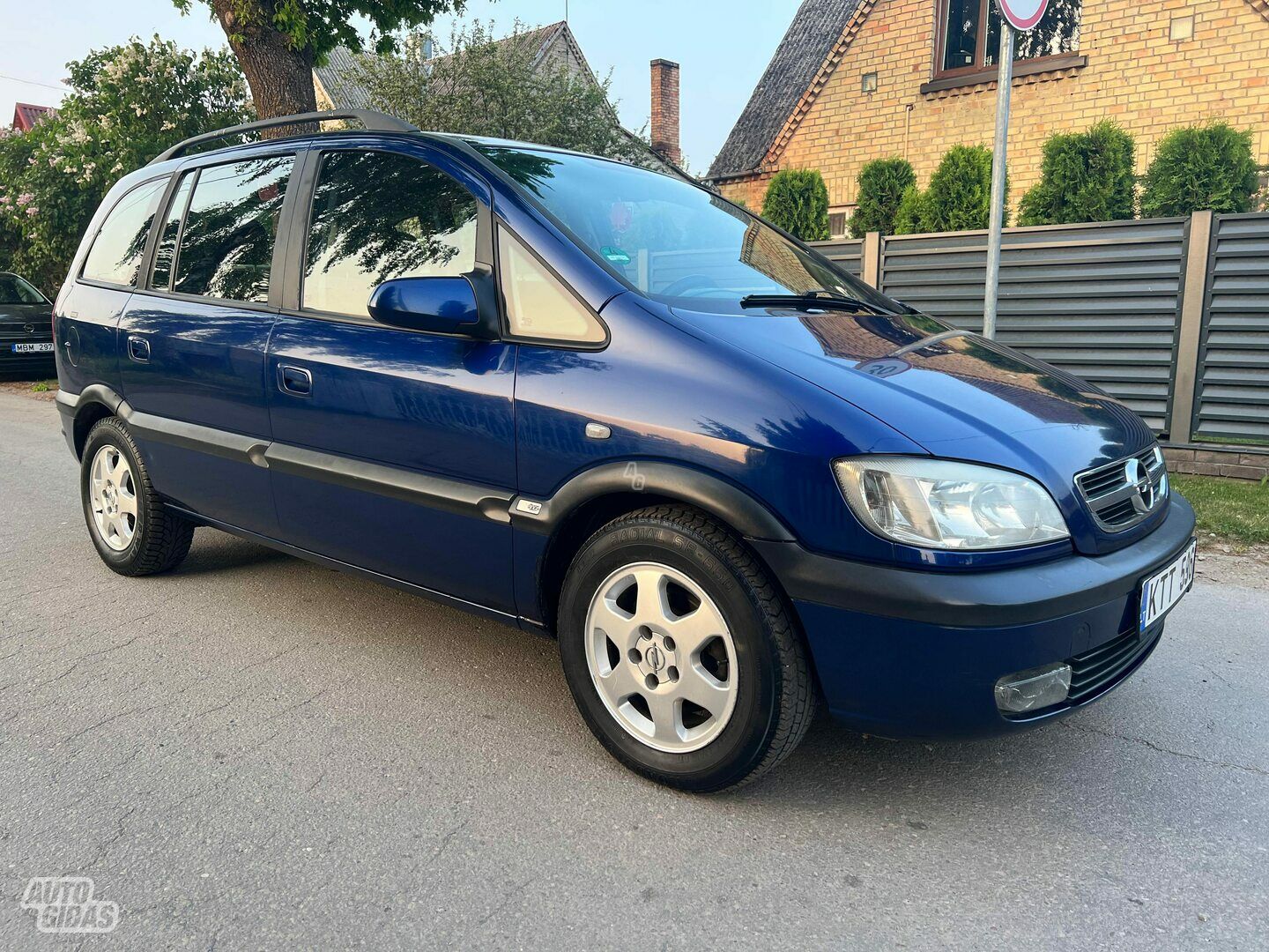 Opel Zafira A 2003 y