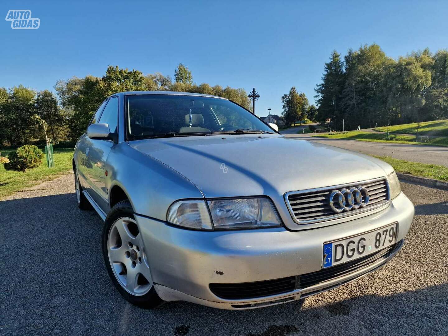 Audi A4 1996 m Sedanas