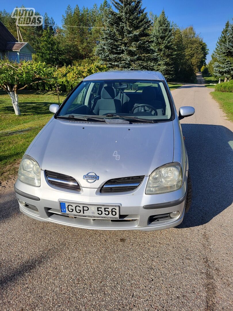 Nissan Almera Tino 2001 г Минивэн