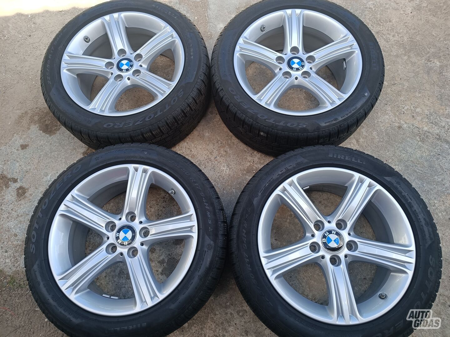 BMW F30 originalūs 330 light alloy R17 rims