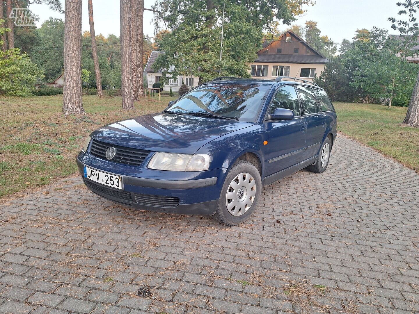 Volkswagen Passat 5611 2000 m