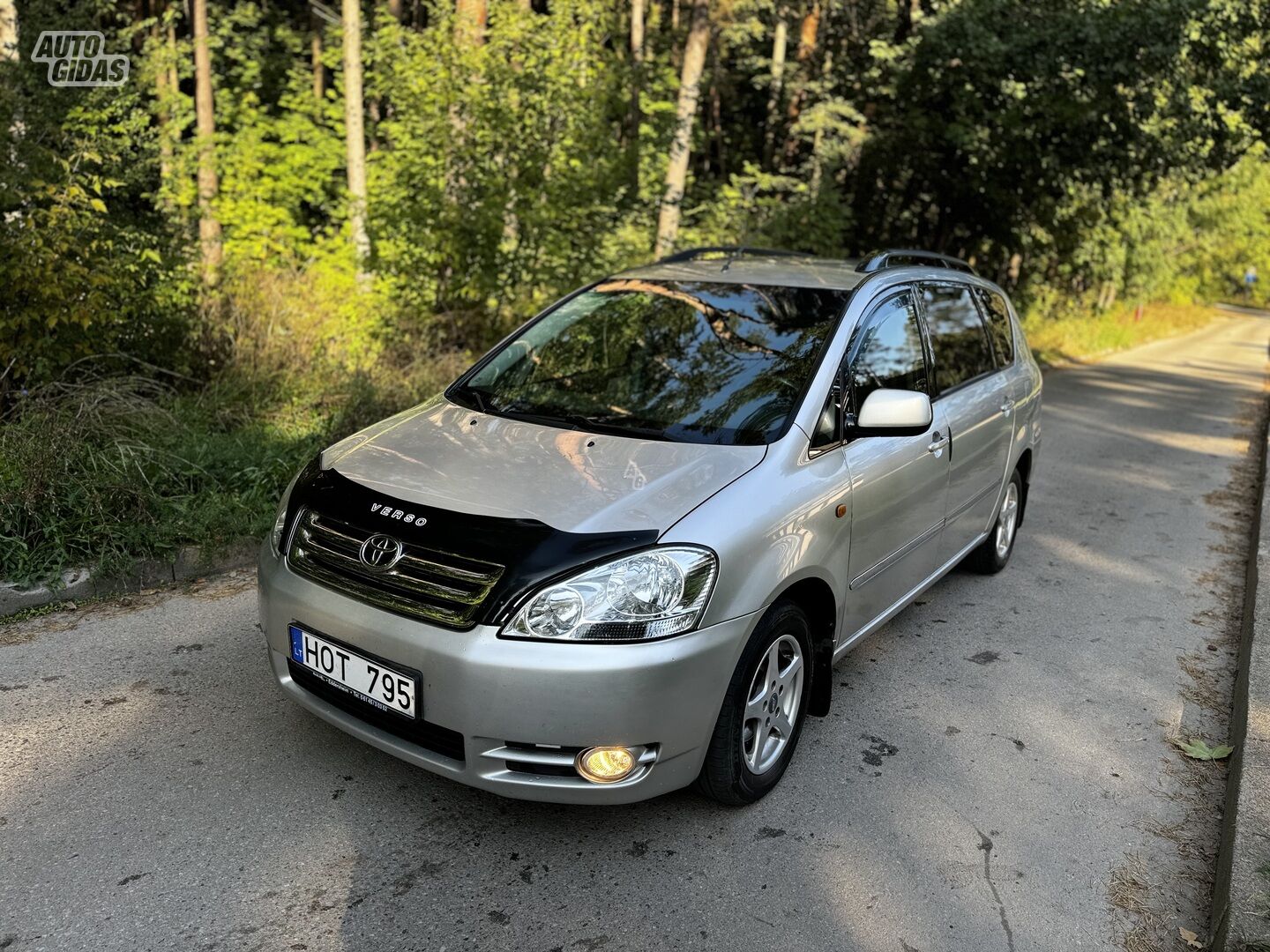 Toyota Avensis Verso 2005 г Минивэн