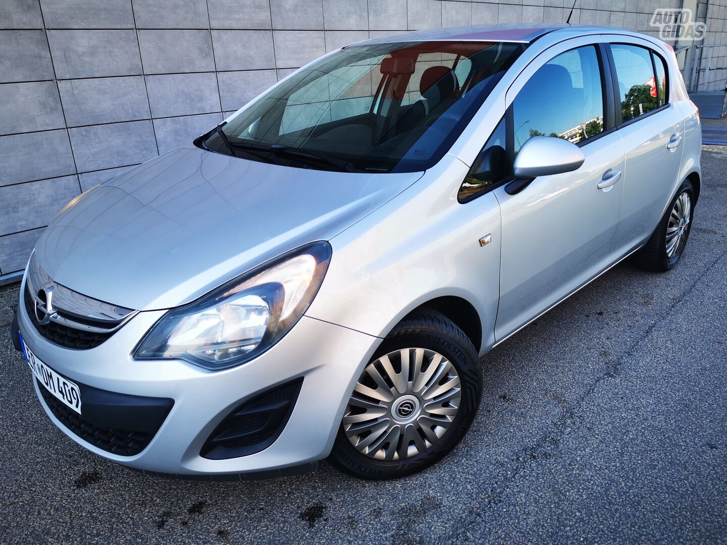 Opel Corsa 2014 y Hatchback