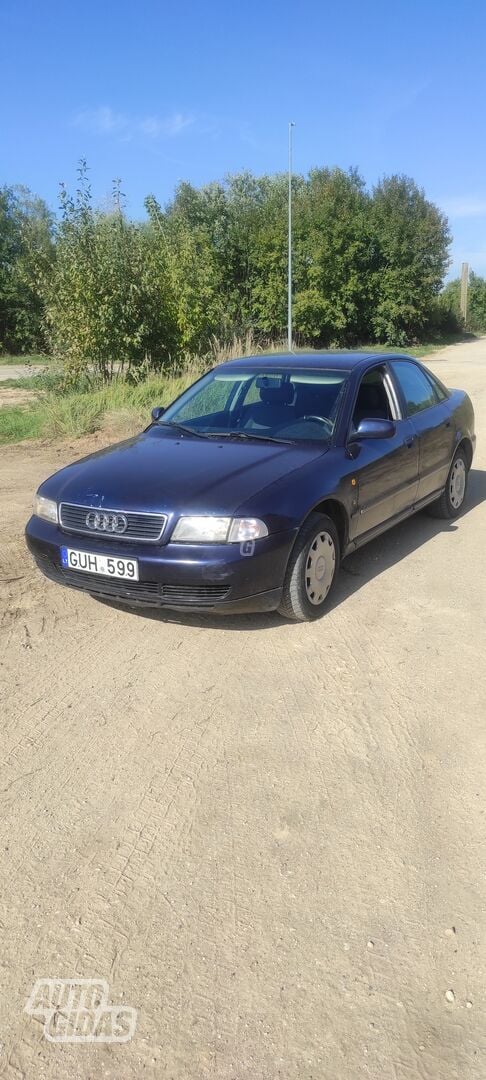 Audi A4 1998 г Седан