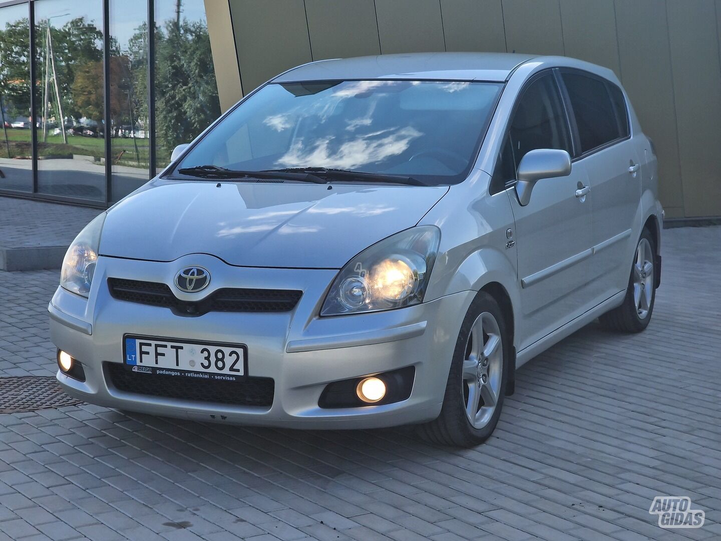 Toyota Corolla Verso 2008 г Минивэн