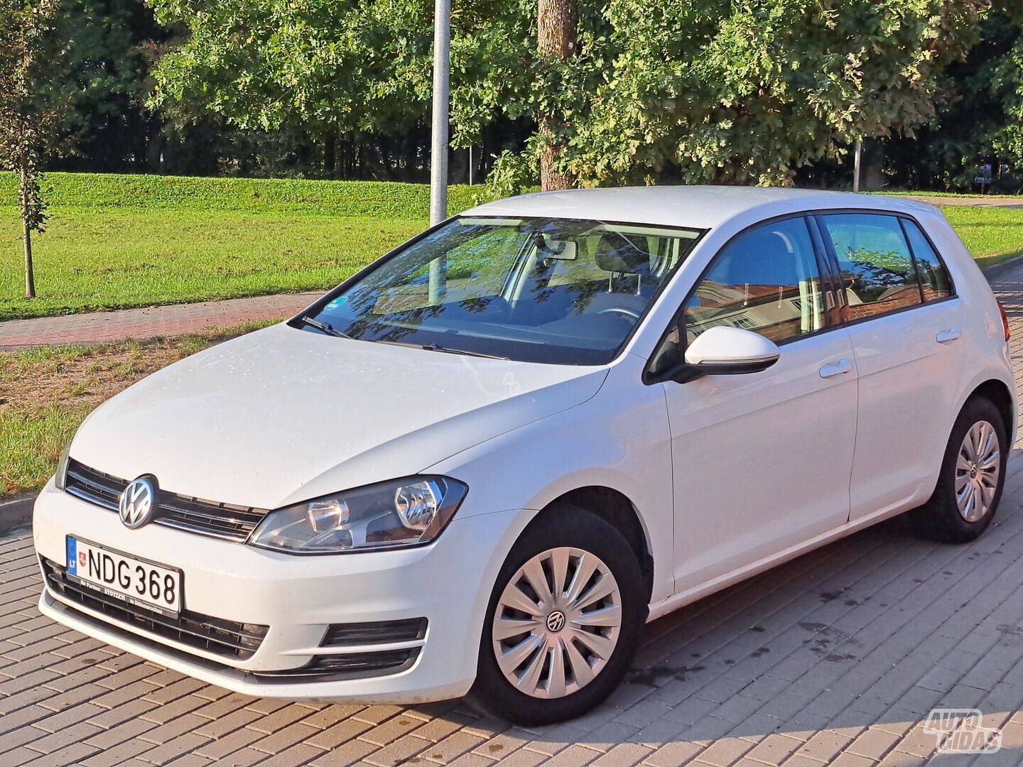 Volkswagen Golf 2015 г Хэтчбек