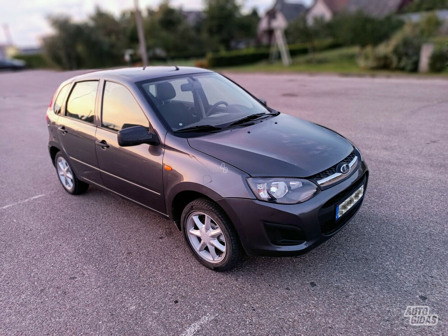 Lada Kalina 2016 y Hatchback