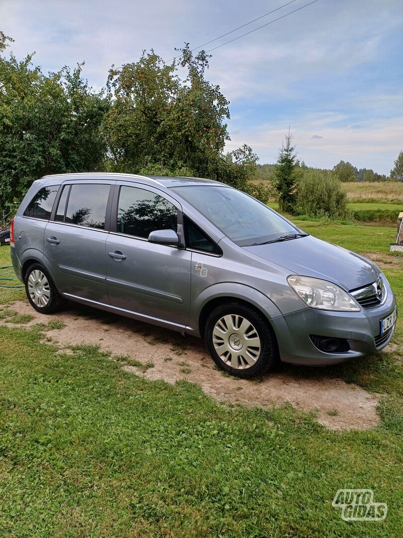 Opel Zafira B 2008 y