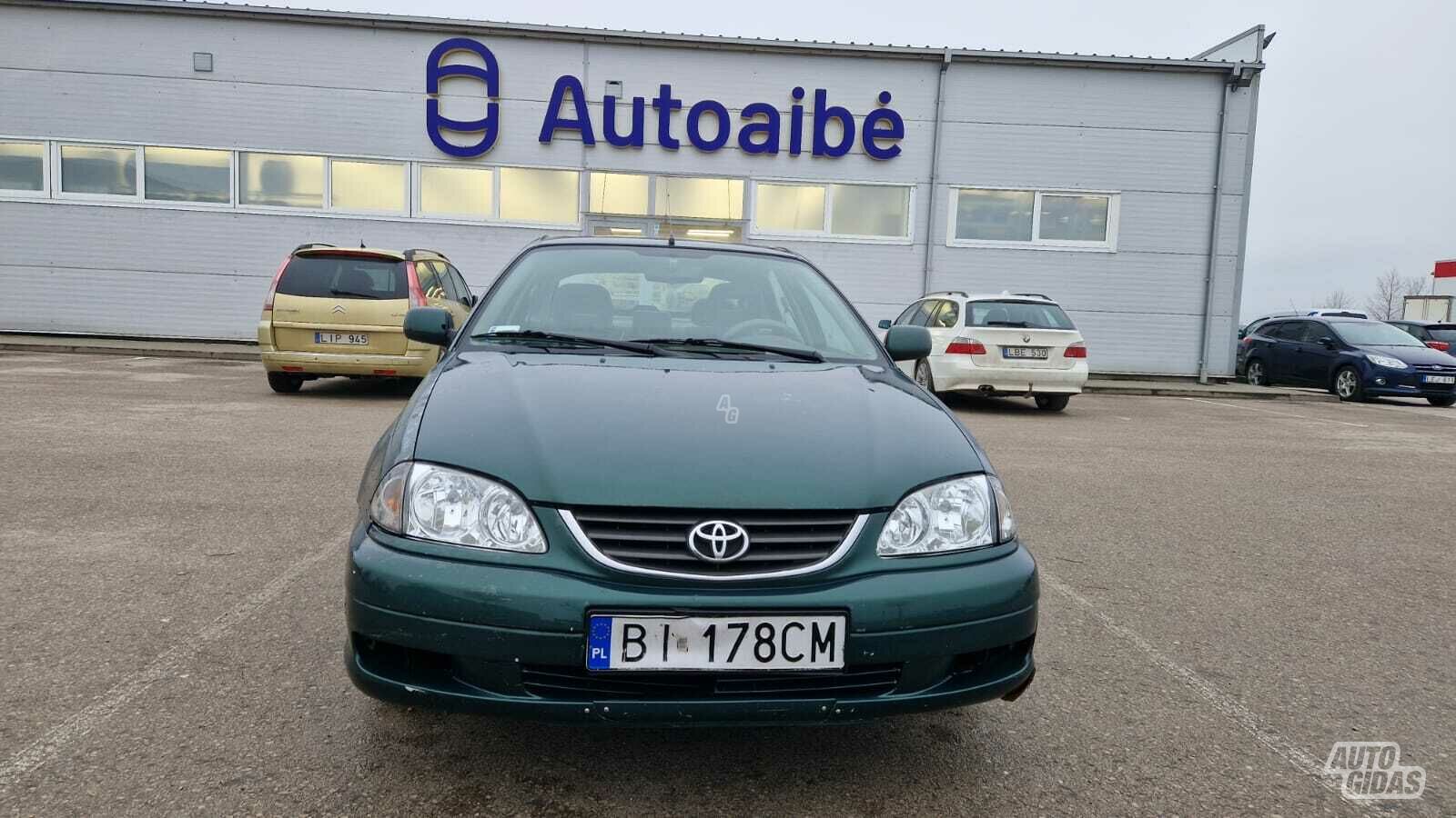 Toyota Avensis 1999 y Hatchback