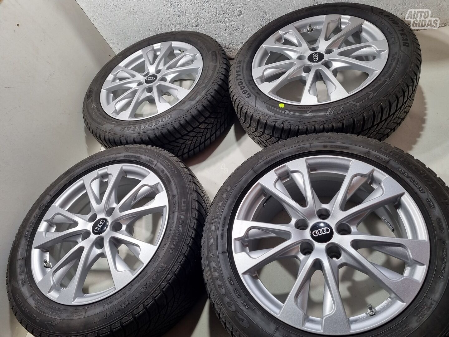 Audi A6 A6 light alloy R17 rims