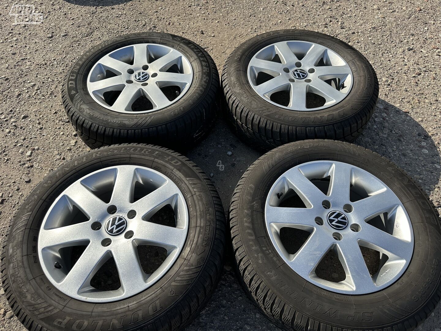 Volkswagen Siunciam, 7J ET45 light alloy R16 rims